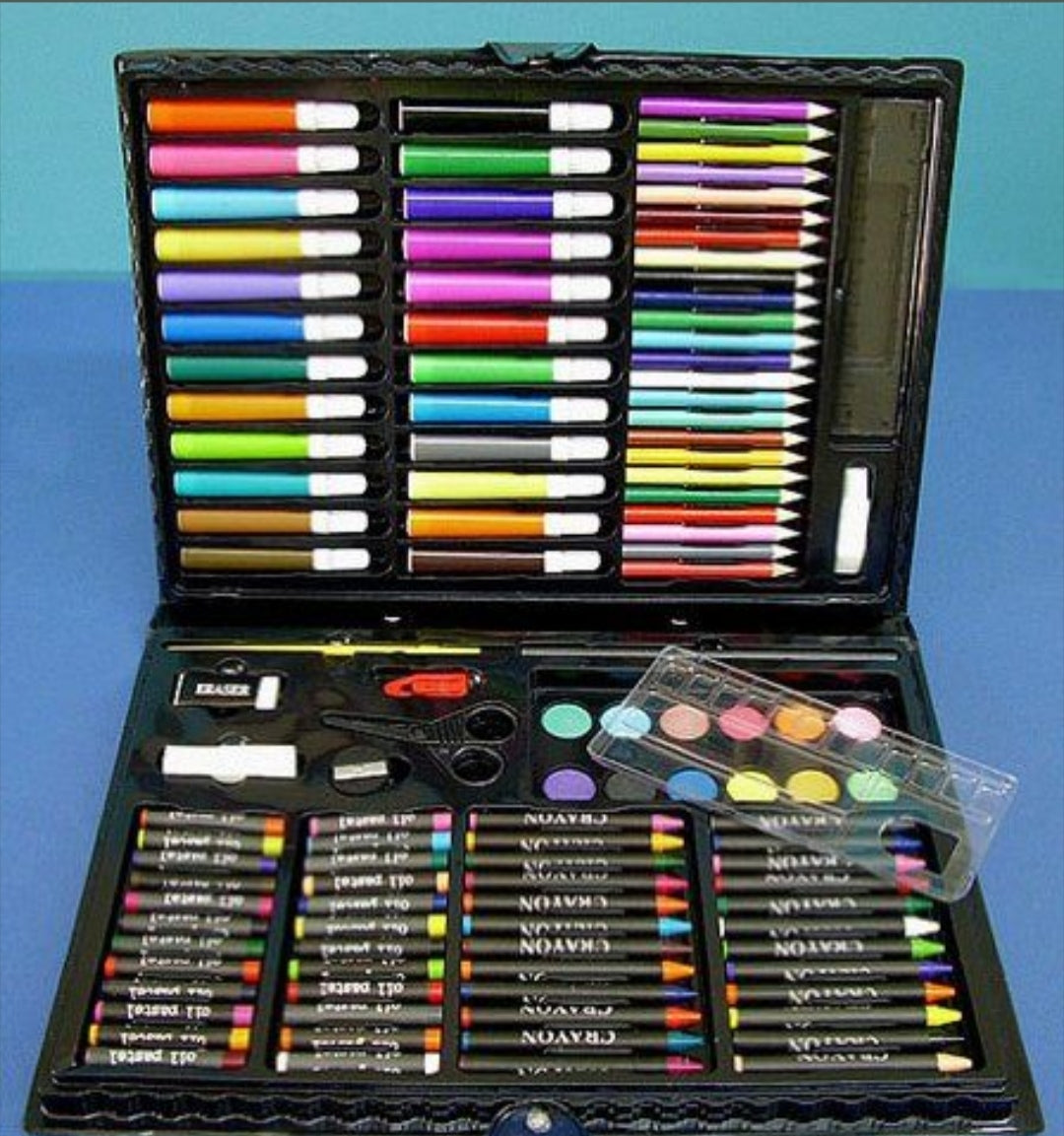 Childrens deluxe drawing and painting art's set